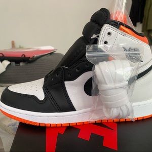 Air Jordan 1 Electro Orange